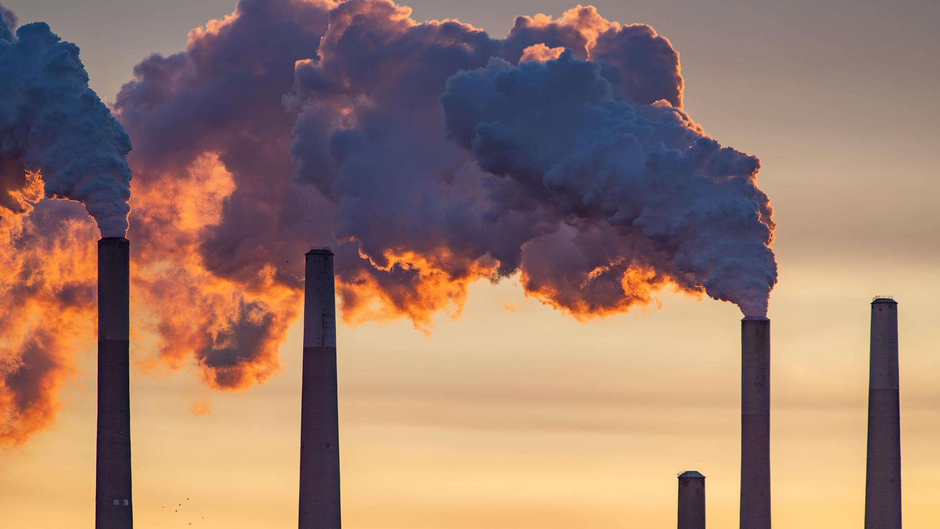 Das Kraftwerk Miami Fort am Fluß Ohio. Mit den USA hat sich der zweitgrößte Treibhausgasemittent der Welt aus dem Pariser Abkommen verabschiedet.