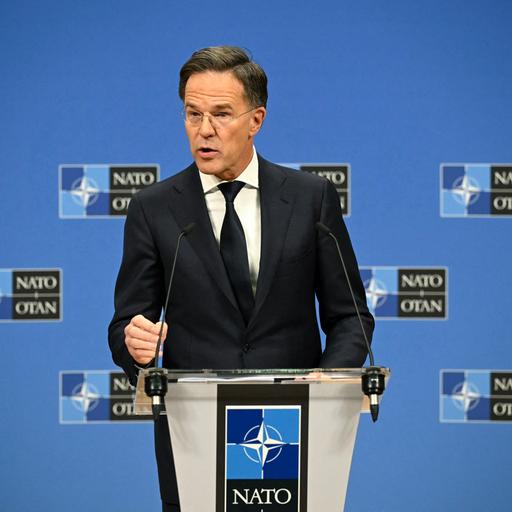 Nato-Generalsekretär Mark Rutte beantwortet Fragen bei Pressekonferenz (Brüssel, 3.12.2025)