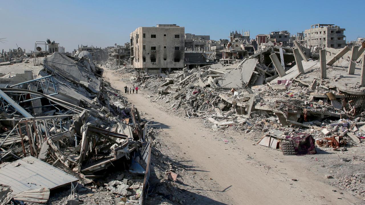 Blick in eine von Bomben zerstrümmerte Straße in Gaza.