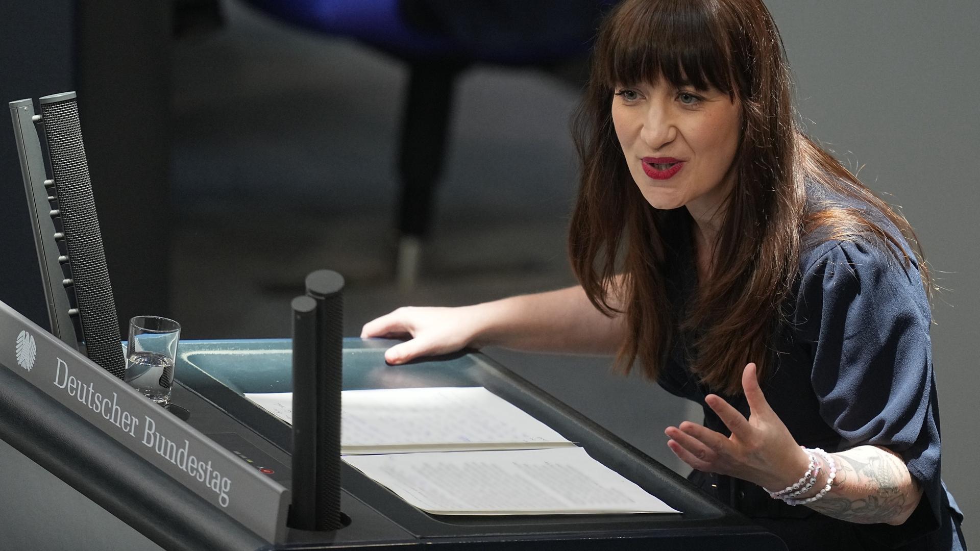 Heidi Reichinnek, Vorsitzende der Fraktion Die Linke im Bundestag, spricht in der Generaldebatte in der Haushaltswoche im Bundestag.