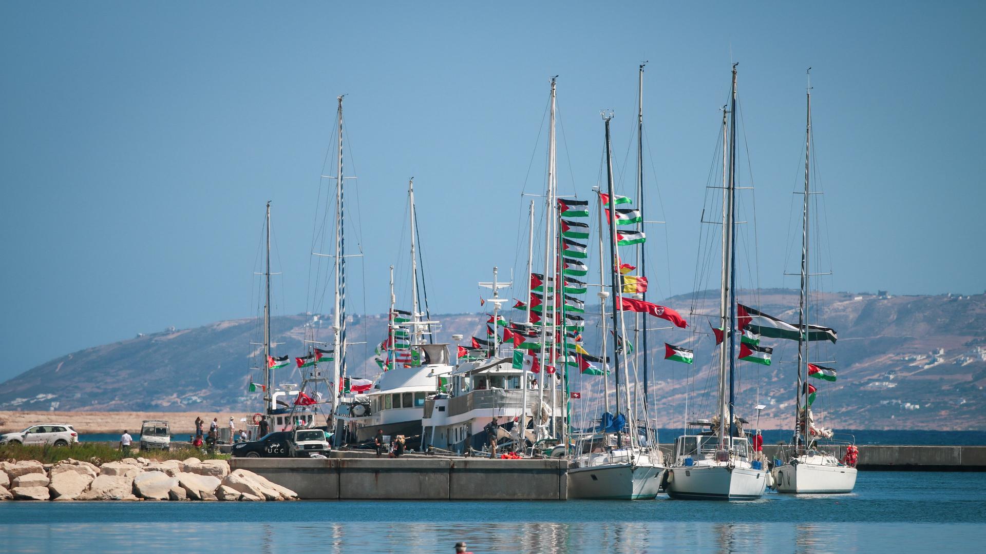 Die Die Gaza-Hilfsflotte  Global Sumud Flotilla am 12. September 2025 in einem tunesischen Hafen