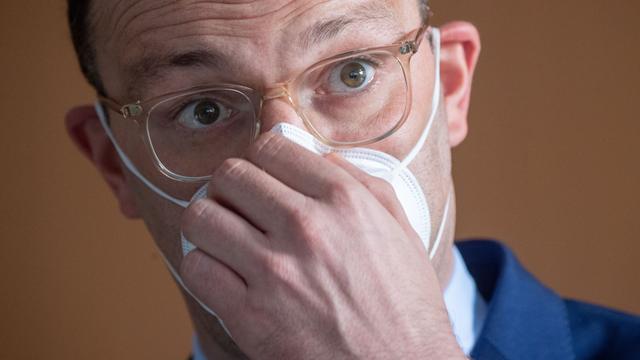 Jens Spahn (CDU), ehemaliger Bundesminister für Gesundheit, trägt eine Maske (Foto von Ende August 2021).