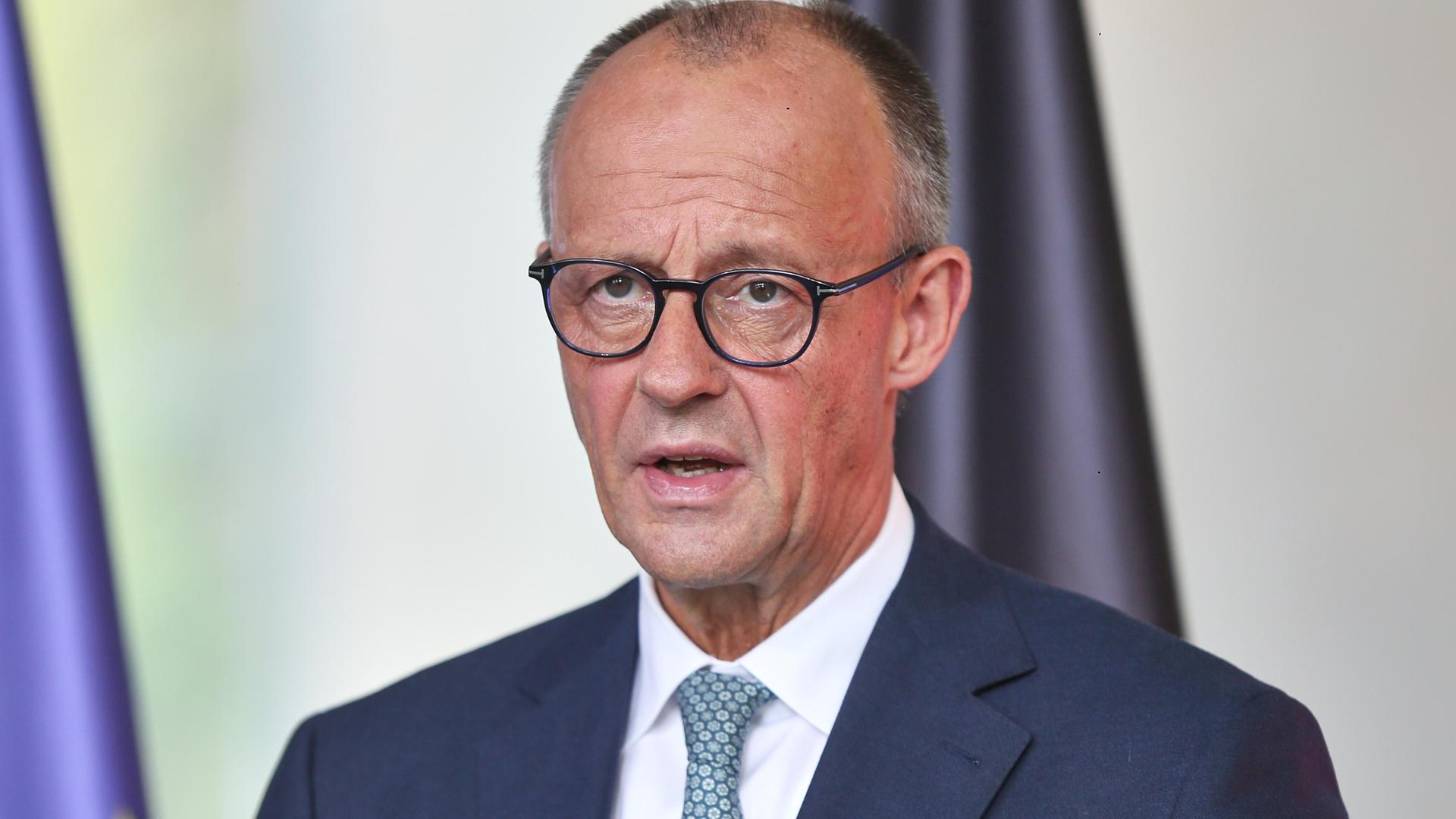 Bundeskanzler Friedrich Merz (CDU) gibt ein Pressestatement
