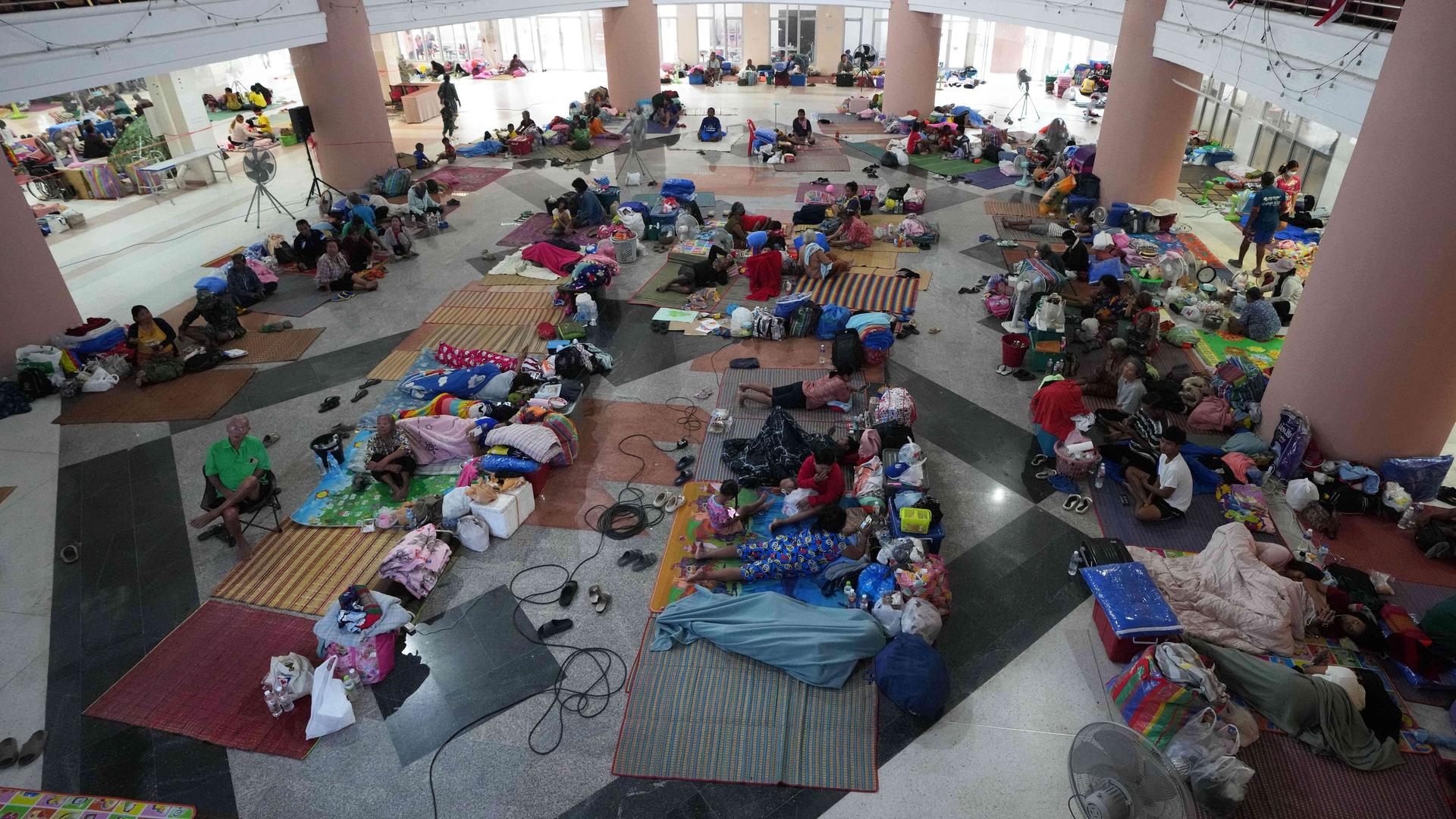 Geflüchtete Menschen kommen in einer Sammelunterkunft in Thailand unter