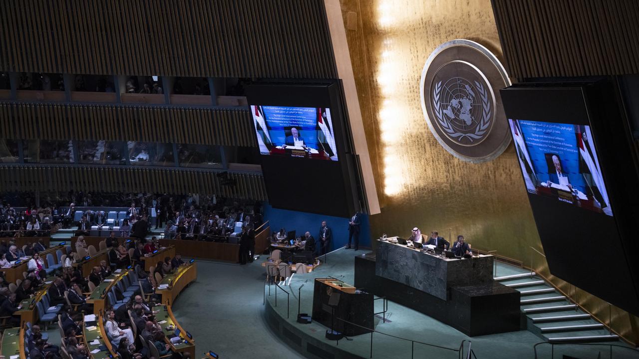 Blick in die UN-Vollversammlung: Palästinenserpräsident Mahmoud Abbas ist per Video zugeschaltet und hält eine Ansprache. 